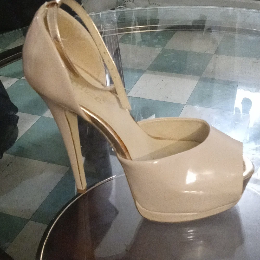 Shoes - Picture 1 of 1